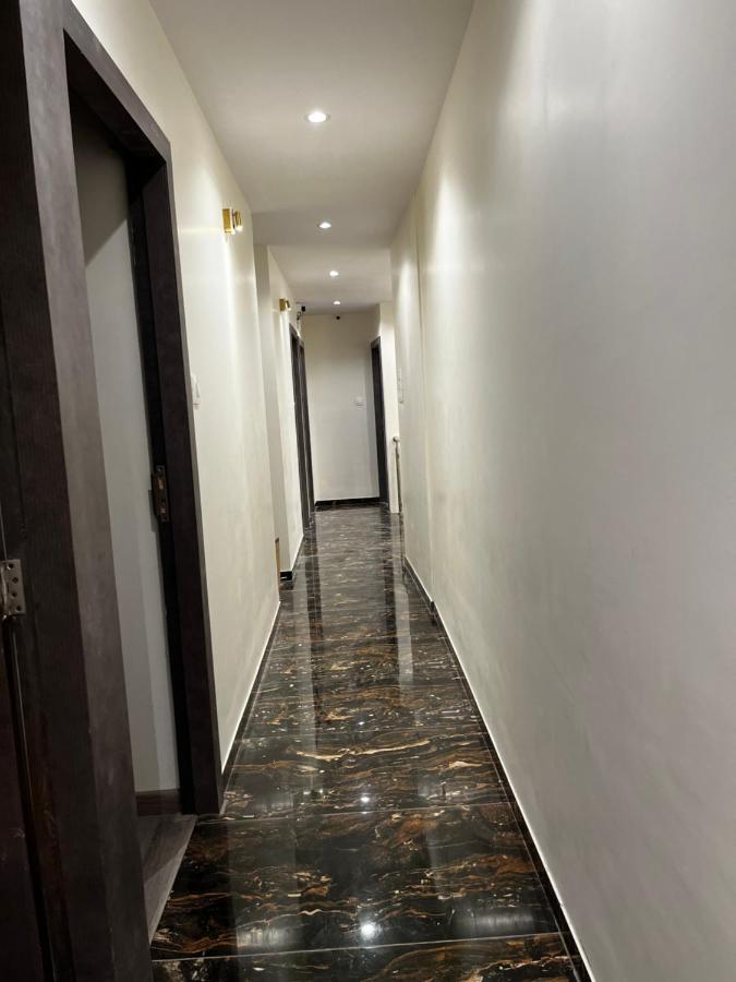 Hotel Classio Andheri - Near Dn Nagar Metro Station Bombay Eksteriør billede