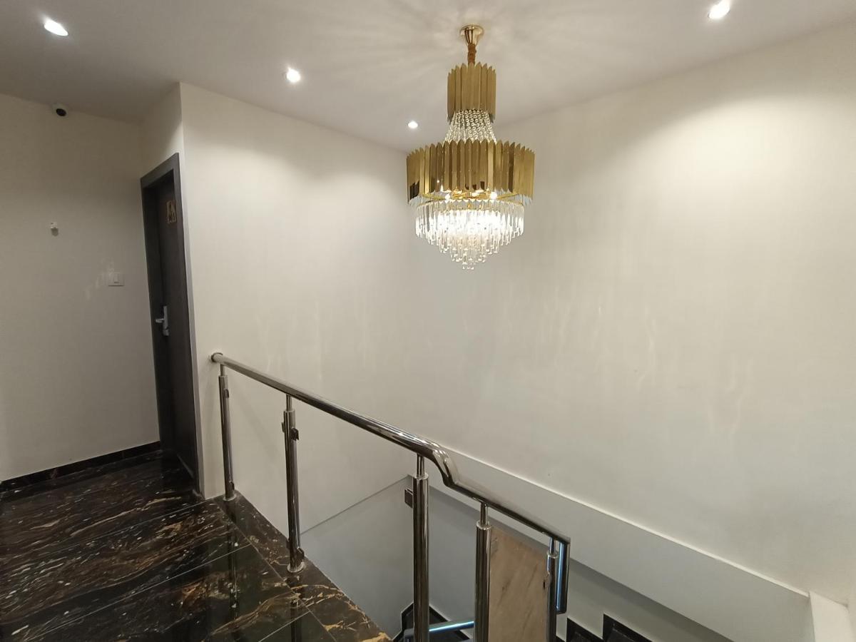 Hotel Classio Andheri - Near Dn Nagar Metro Station Bombay Eksteriør billede